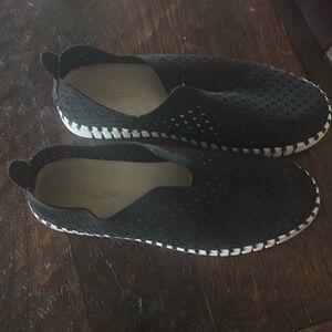 iise Jacobson, black tennis shoes, size 39